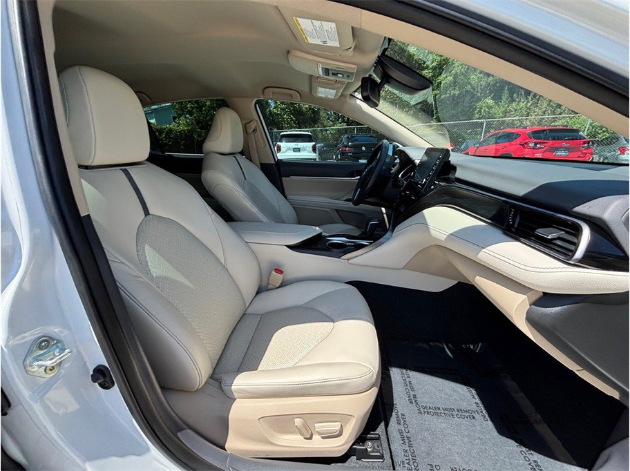 Used 2023 Toyota Camry XLE FWD image 38