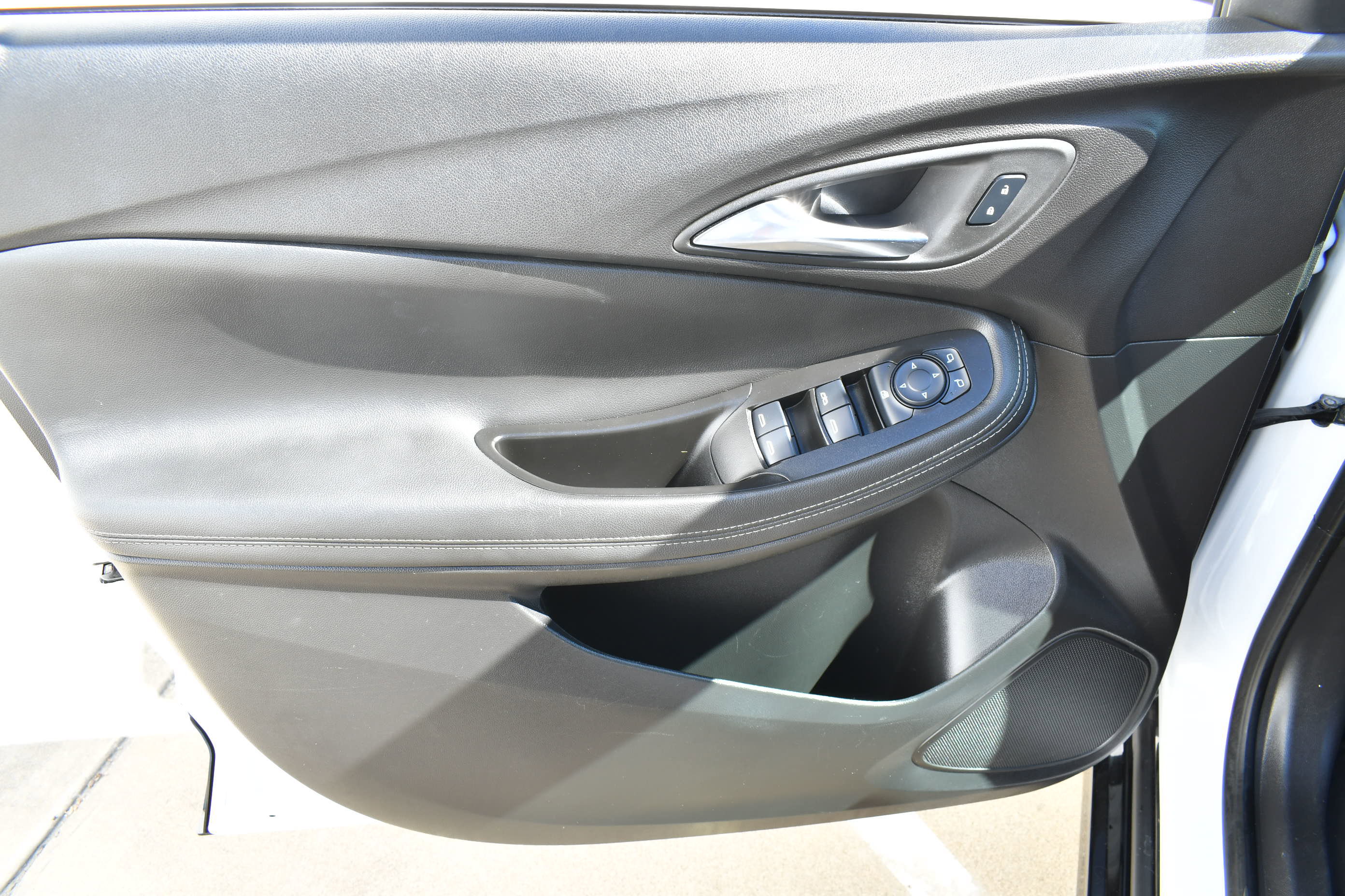 Used 2024 Buick Encore GX Sport Touring image 10