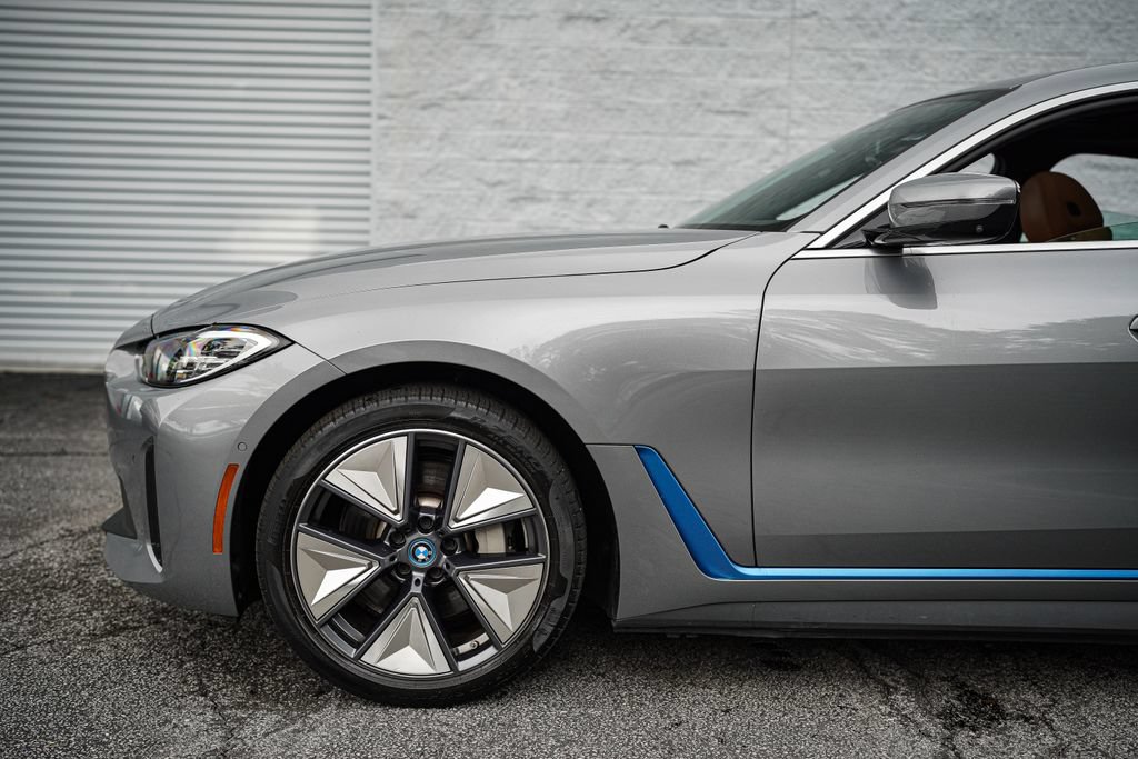 Used 2023 BMW i4 eDrive35 RWD image 10