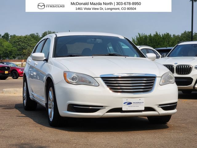 Used 2013 Chrysler 200 Touring w/ Cold Weather Group FWD image 4