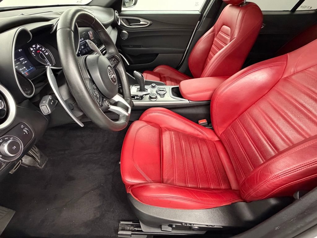 Used 2023 Alfa Romeo Giulia Veloce RWD image 23