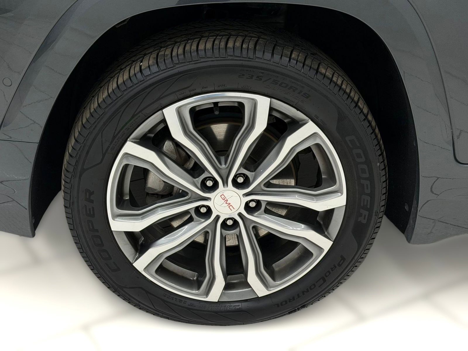 Used 2018 GMC Terrain Denali w/ Advanced Safety Package AWD/4WD image 10