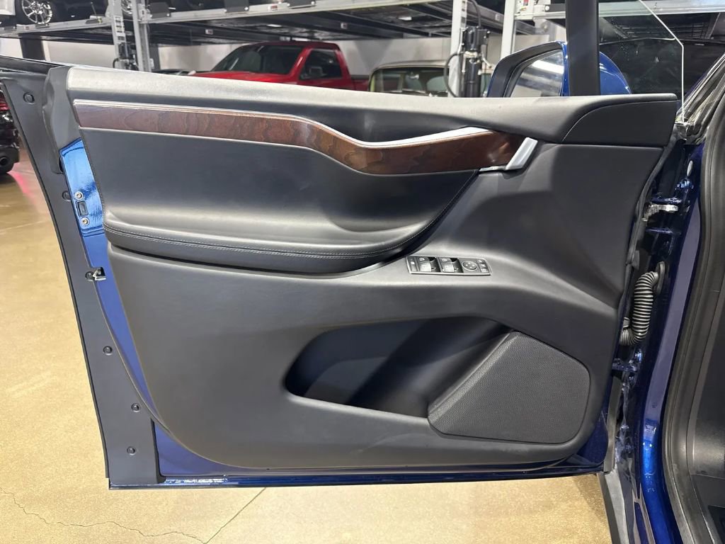 Used 2016 Tesla Model X Performance image 9