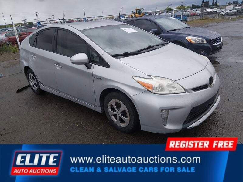 Used 2015 Toyota Prius Two FWD image 2