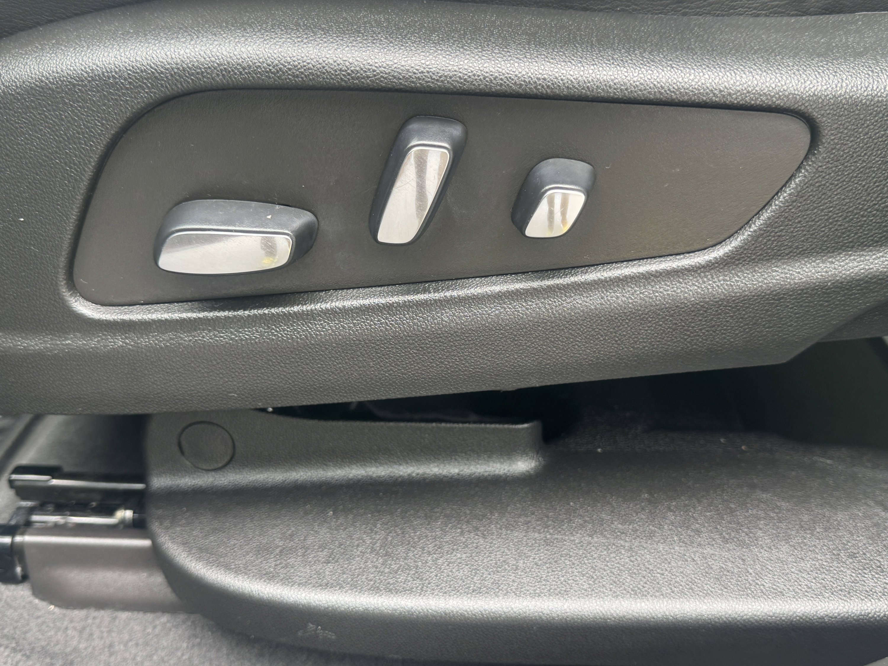 Used 2023 Cadillac XT6 Premium Luxury image 33