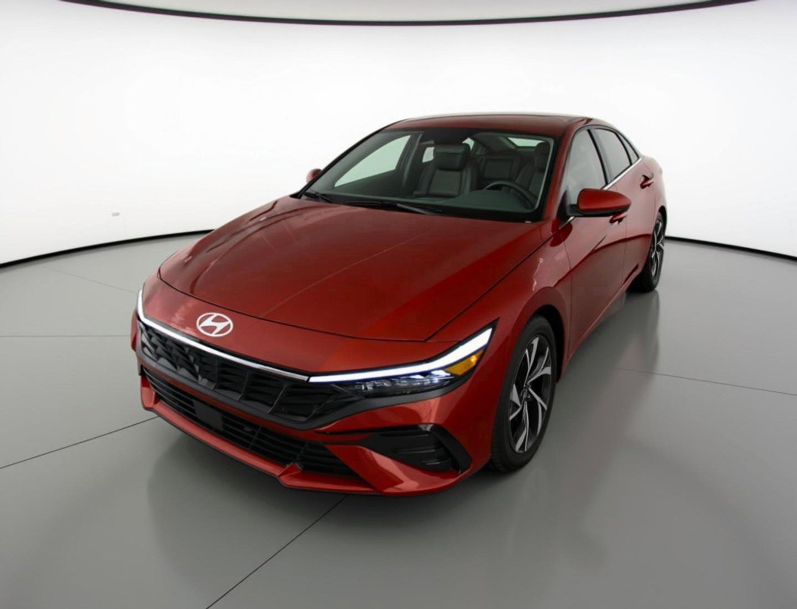 Used 2025 Hyundai Elantra SEL FWD image 3