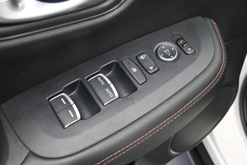 Used 2025 Honda HR-V Sport image 14
