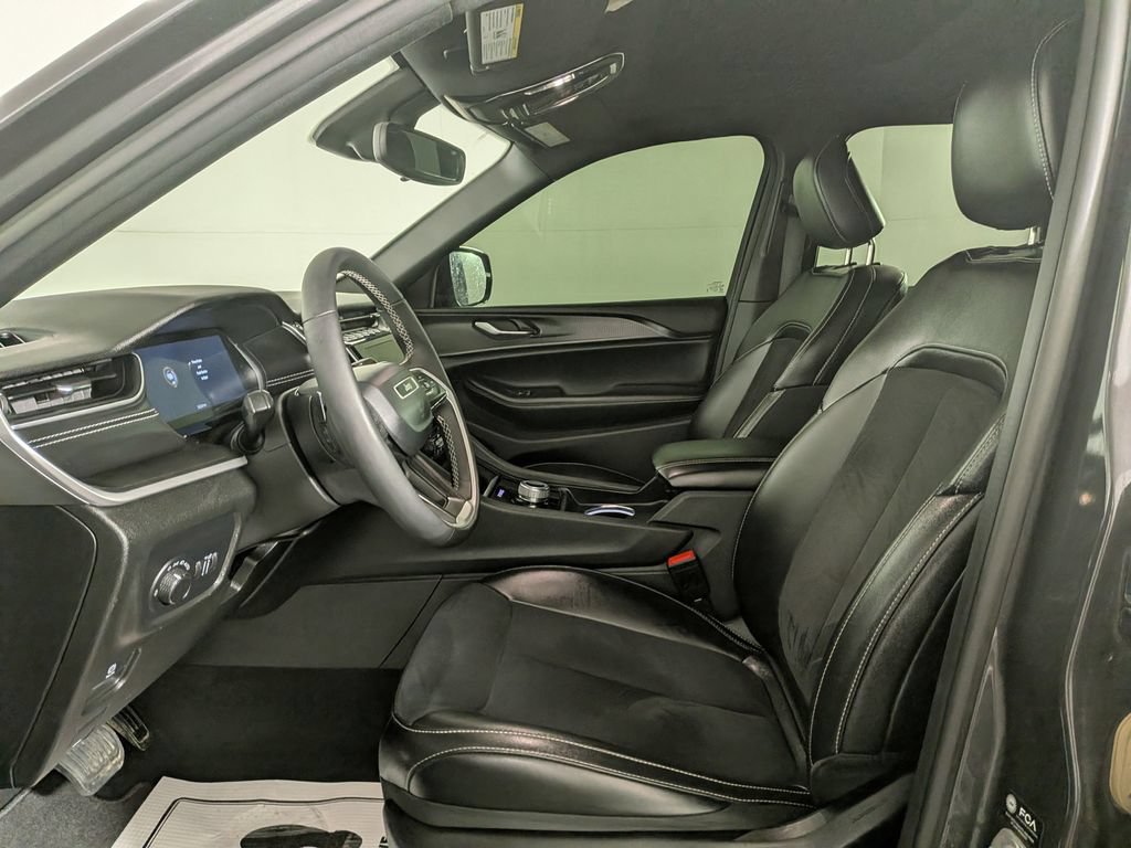 Certified 2024 Jeep Grand Cherokee Altitude AWD/4WD image 20