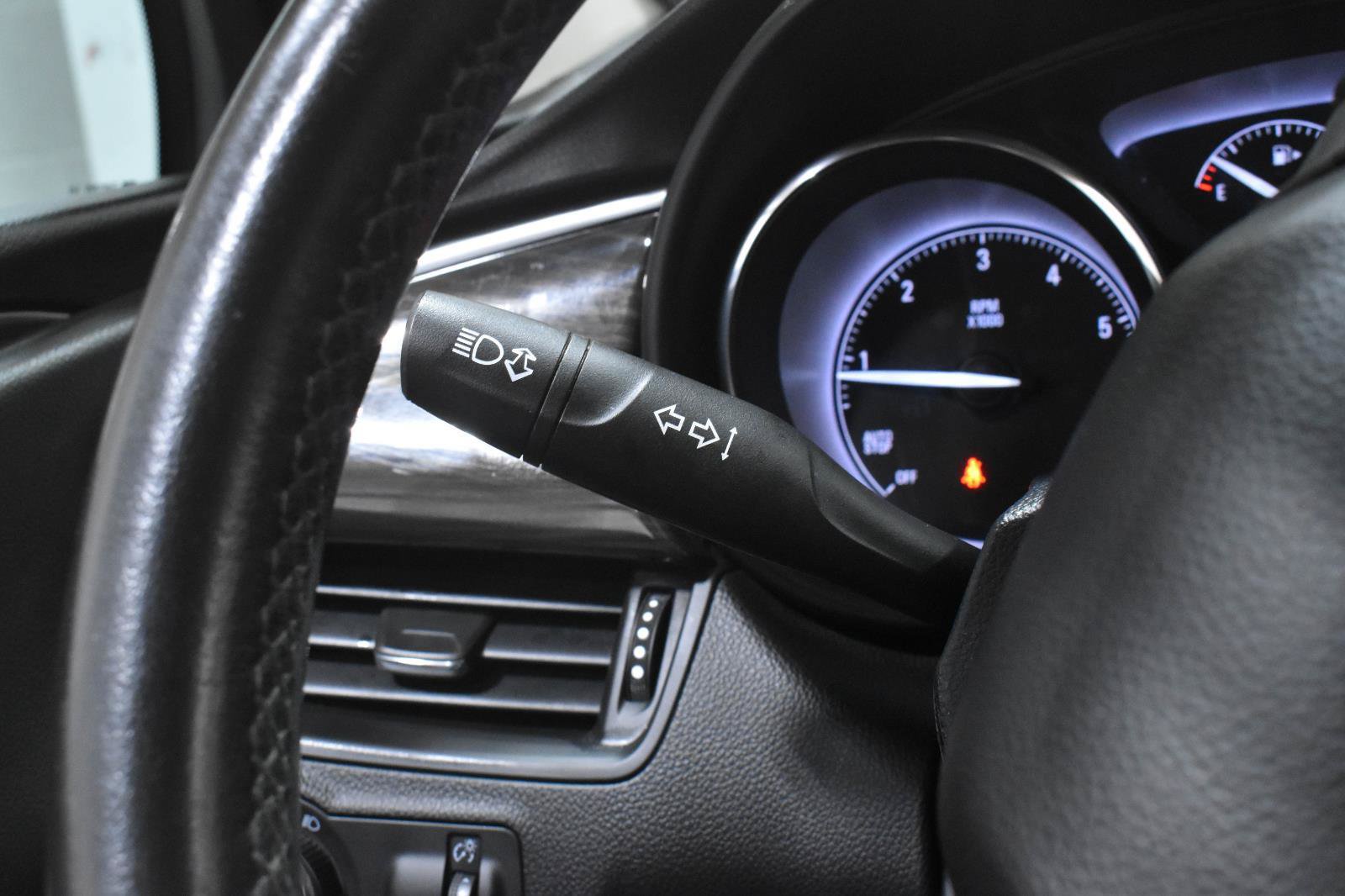 Used 2020 Buick Envision Preferred AWD/4WD image 13