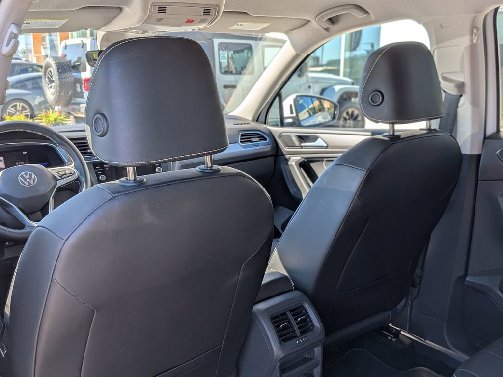 Used 2023 Volkswagen Tiguan SE image 23