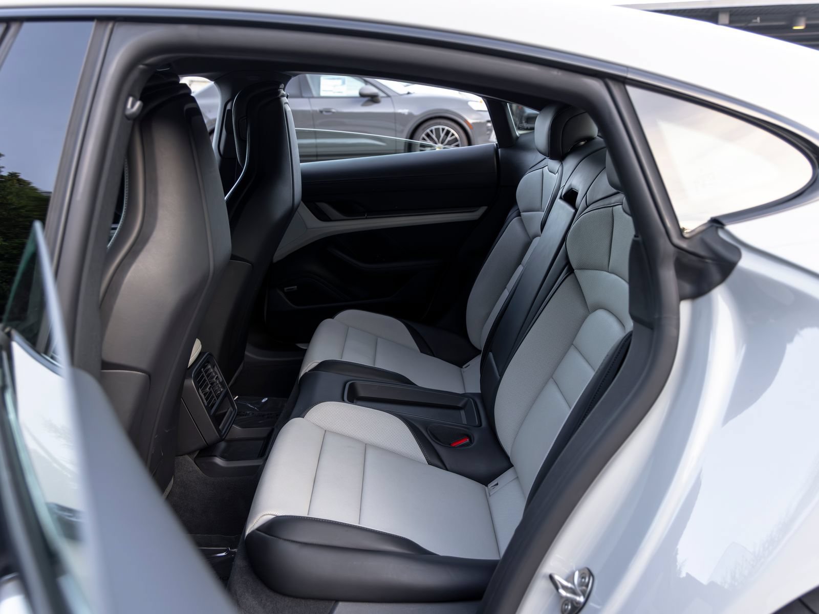 Certified 2025 Porsche Taycan AWD/4WD image 41