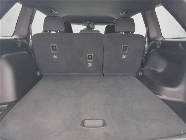 Used 2024 Jeep Grand Cherokee Laredo AWD/4WD image 6
