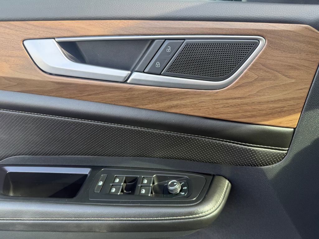 Used 2024 Volkswagen Atlas SE image 19