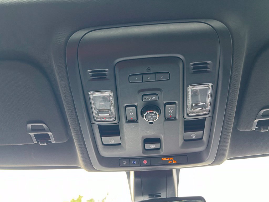 Used 2021 Chevrolet Tahoe Z71 w/ Z71 Signature Package AWD/4WD image 42