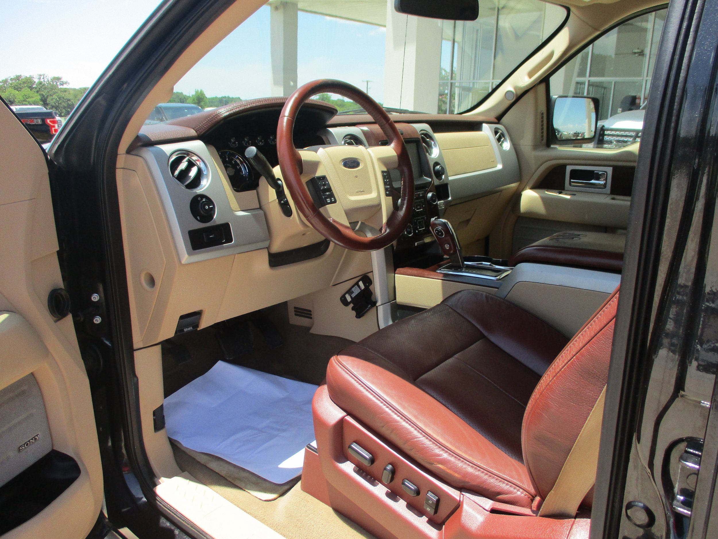 Used 2014 Ford F150 King Ranch w/ King Ranch Luxury Package AWD/4WD image 7