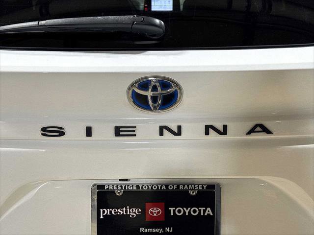 Certified 2021 Toyota Sienna LE FWD image 26