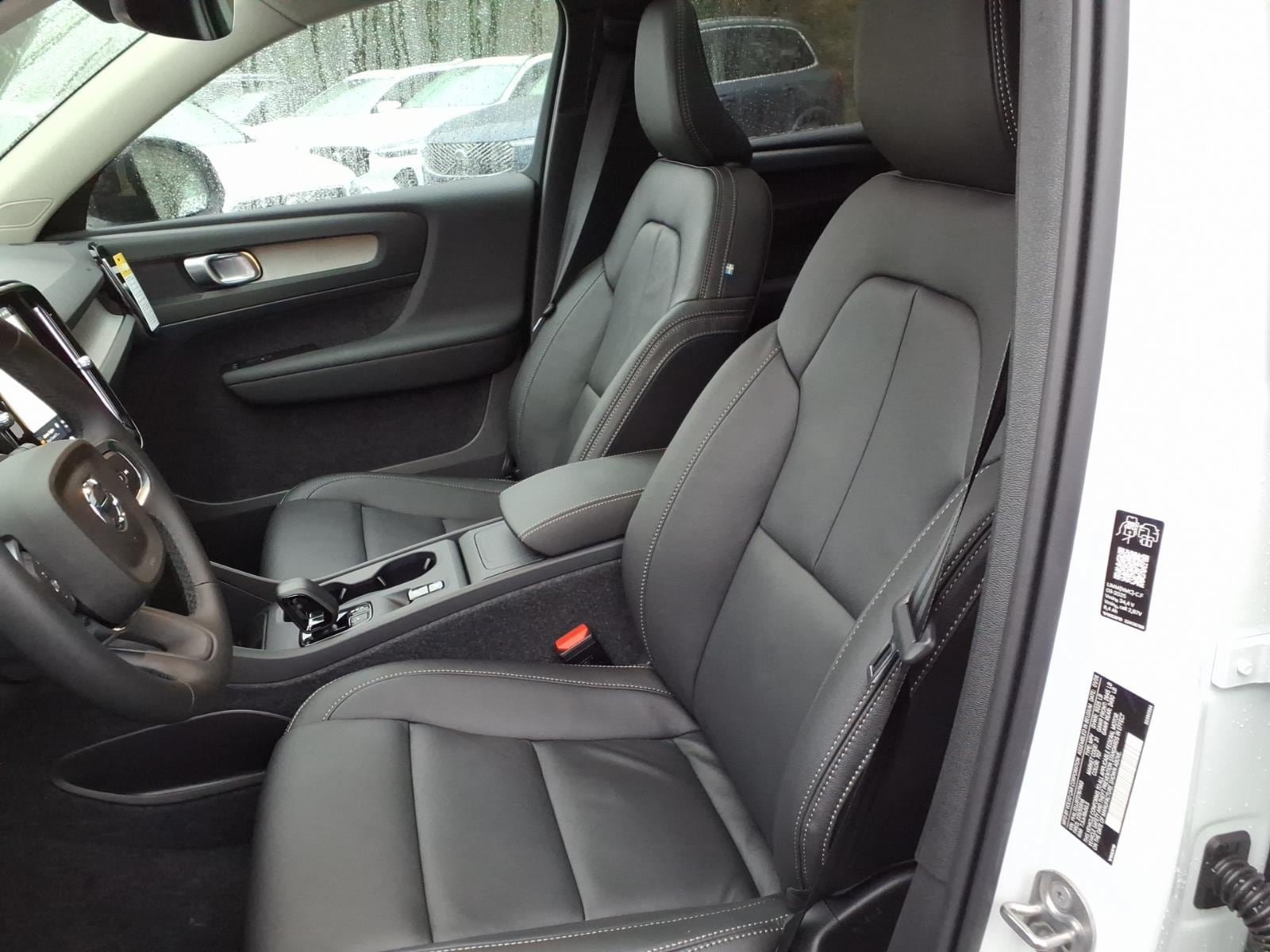 New 2026 Volvo XC40 B5 Core w/ Climate Package AWD/4WD image 18