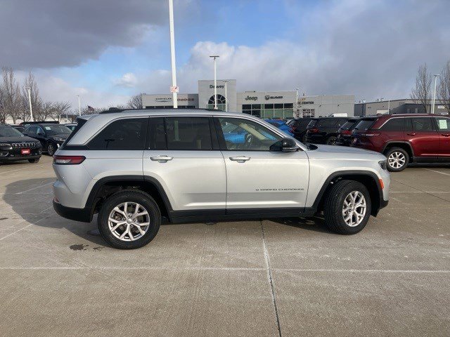 Certified 2022 Jeep Grand Cherokee Limited image 5