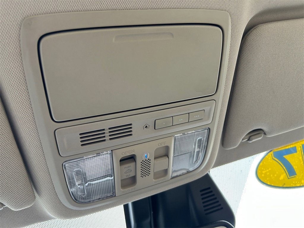 Used 2017 Honda Accord Touring image 16