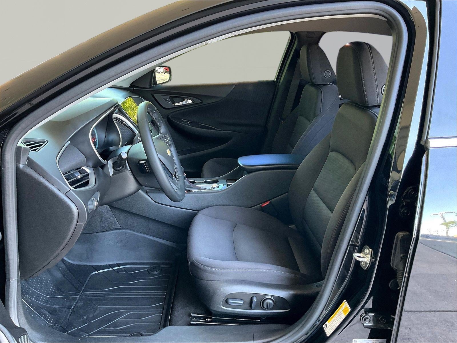 Used 2024 Chevrolet Malibu RS FWD image 20