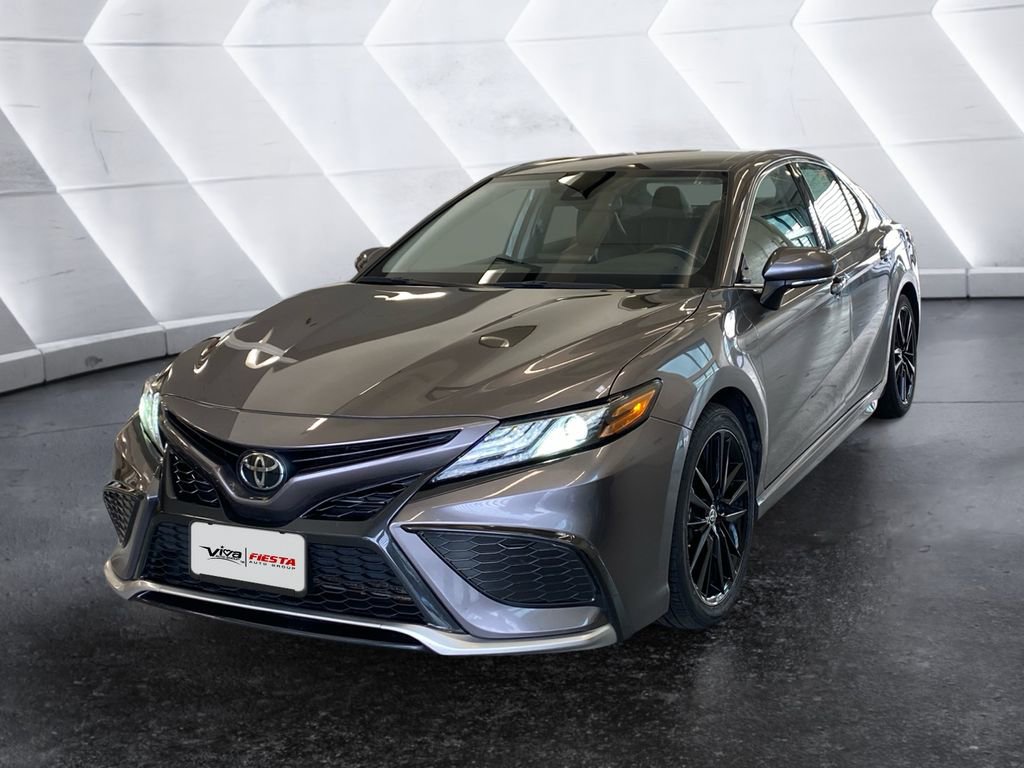 Used 2023 Toyota Camry XSE image 3