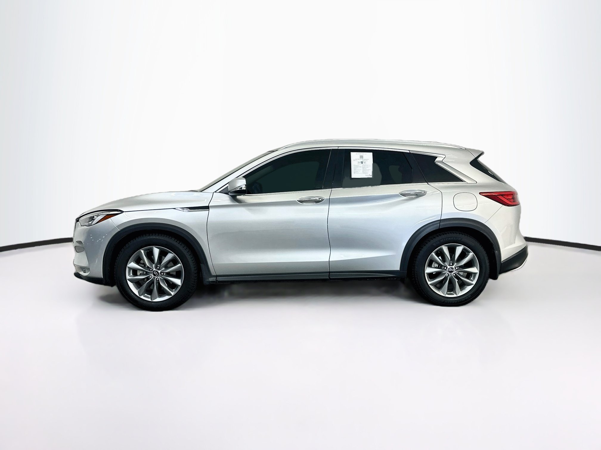Used 2019 INFINITI QX50 Luxe w/ Navigation Package AWD/4WD image 4