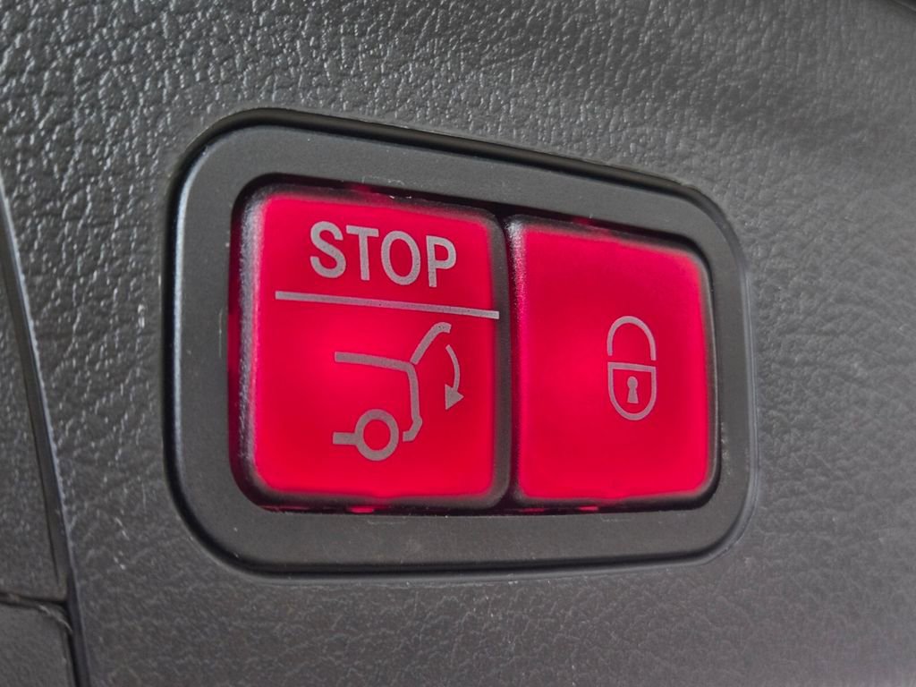 Used 2021 Mercedes-Benz GLE 350 4MATIC w/ Premium Package image 18