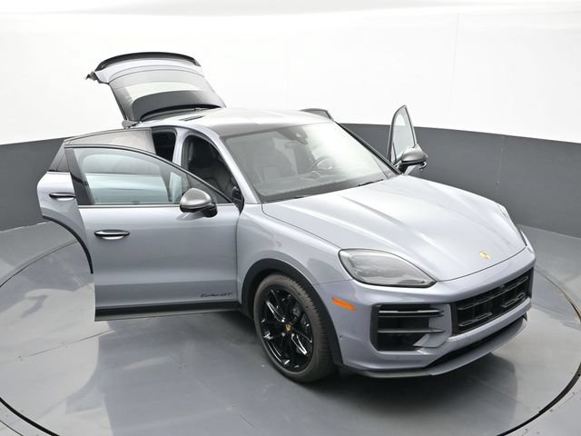 Certified 2024 Porsche Cayenne Turbo GT AWD/4WD image 33