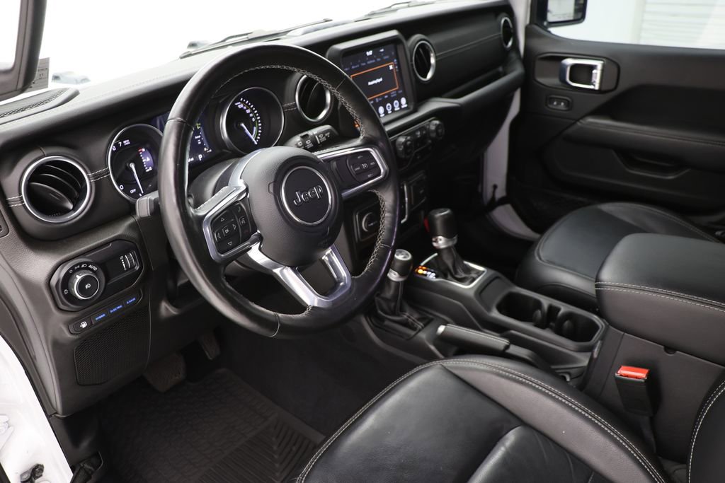 Used 2023 Jeep Wrangler Unlimited Sahara w/ Cold Weather Group AWD/4WD image 13