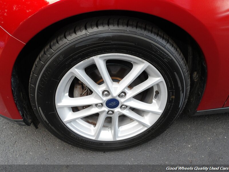 Used 2018 Ford Focus SE FWD image 9
