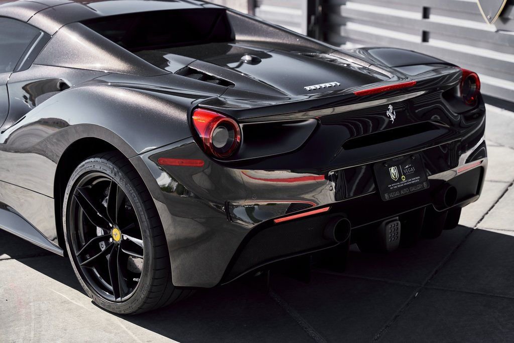 Used 2018 Ferrari 488 Spider image 11