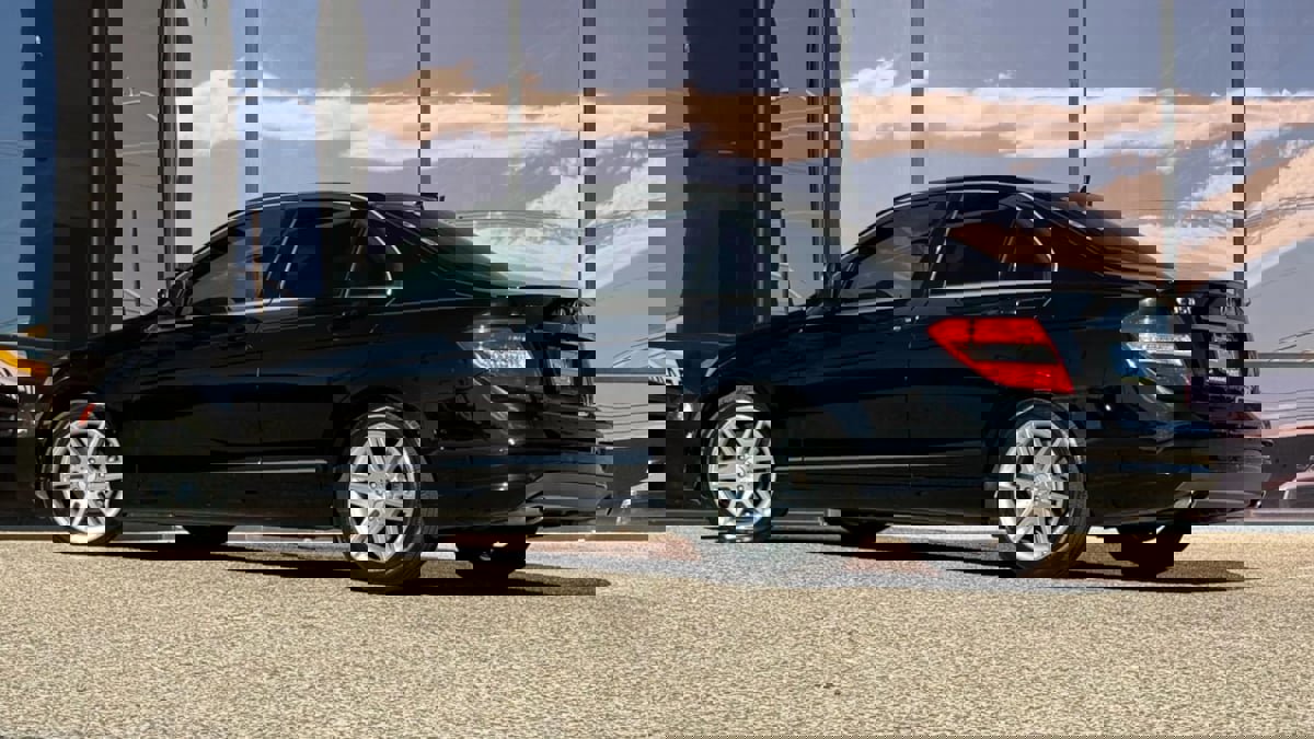 Used 2009 Mercedes-Benz C 350 Sport image 6