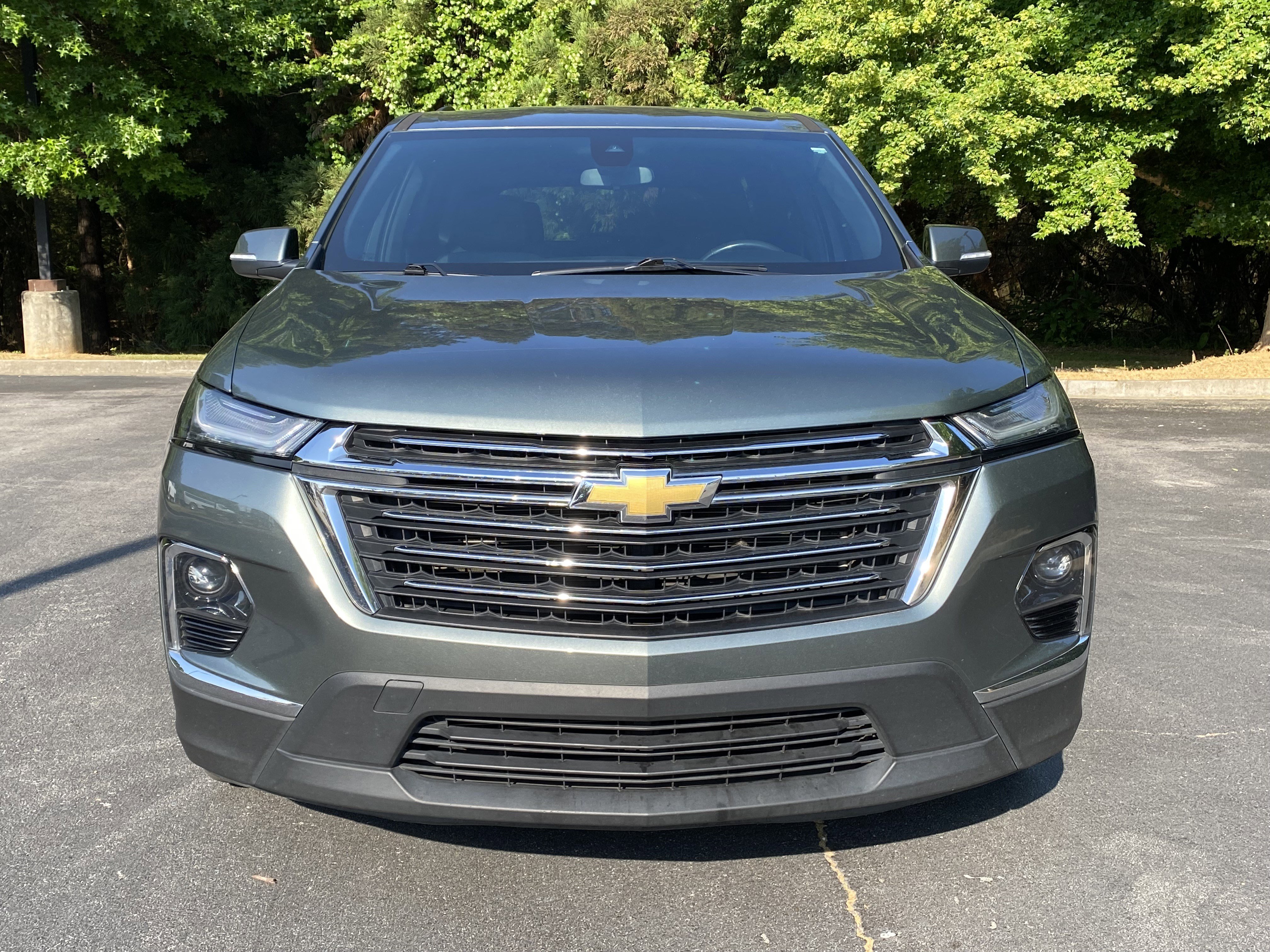 Used 2022 Chevrolet Traverse LT FWD image 3