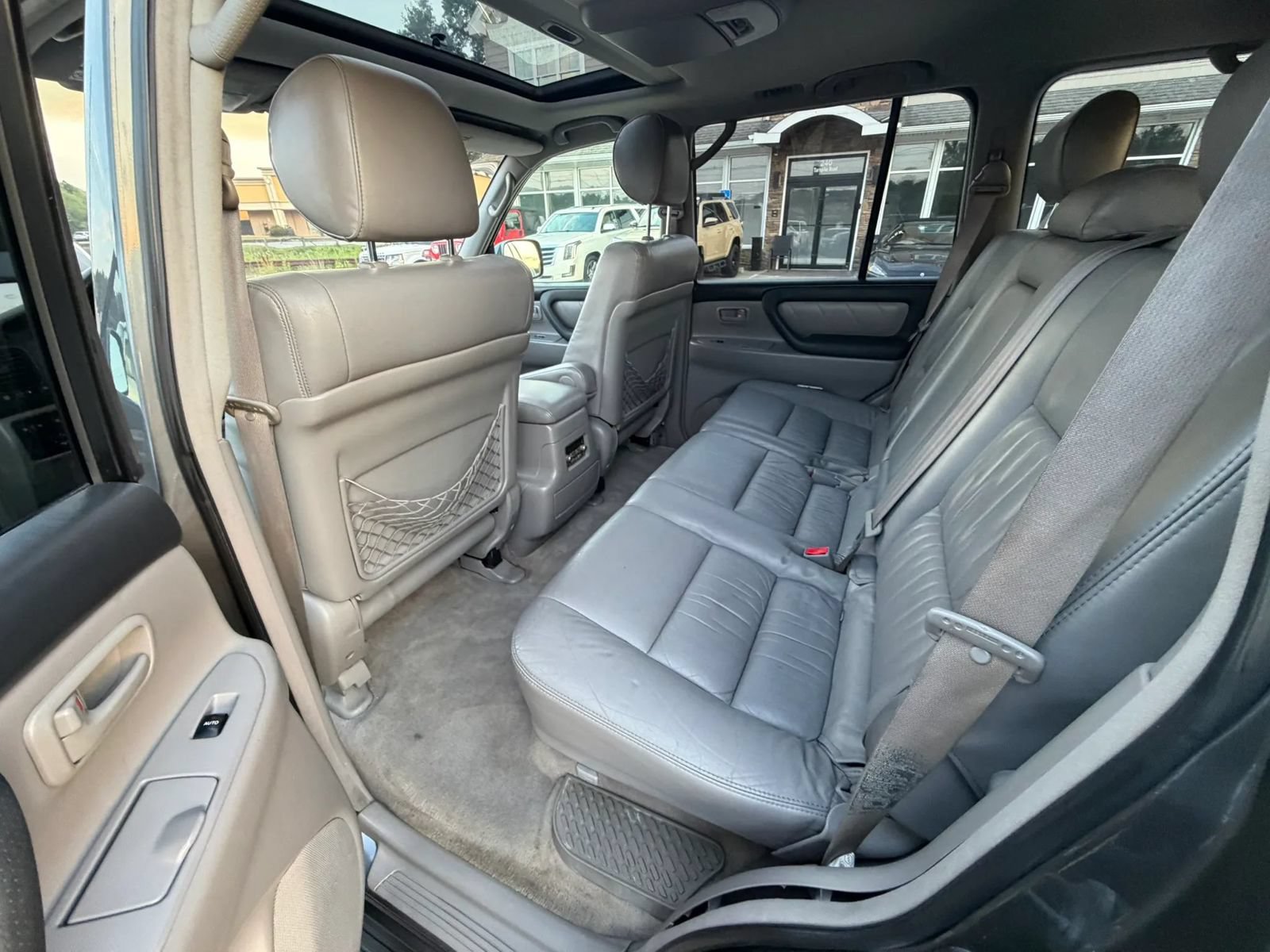 Used 2004 Toyota Land Cruiser AWD/4WD image 9