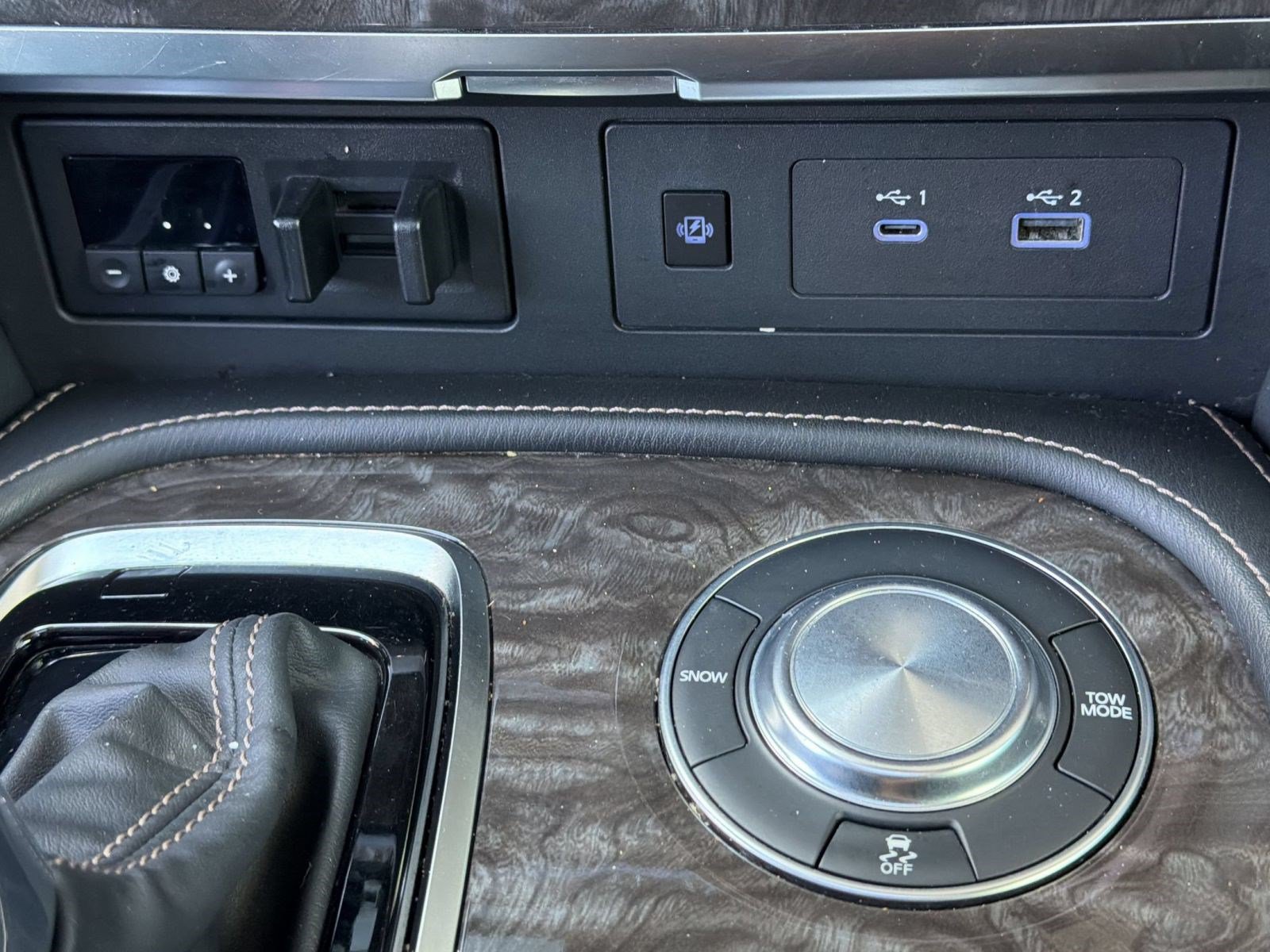 Used 2021 Nissan Armada Platinum w/ Captain's Chairs Package RWD image 18