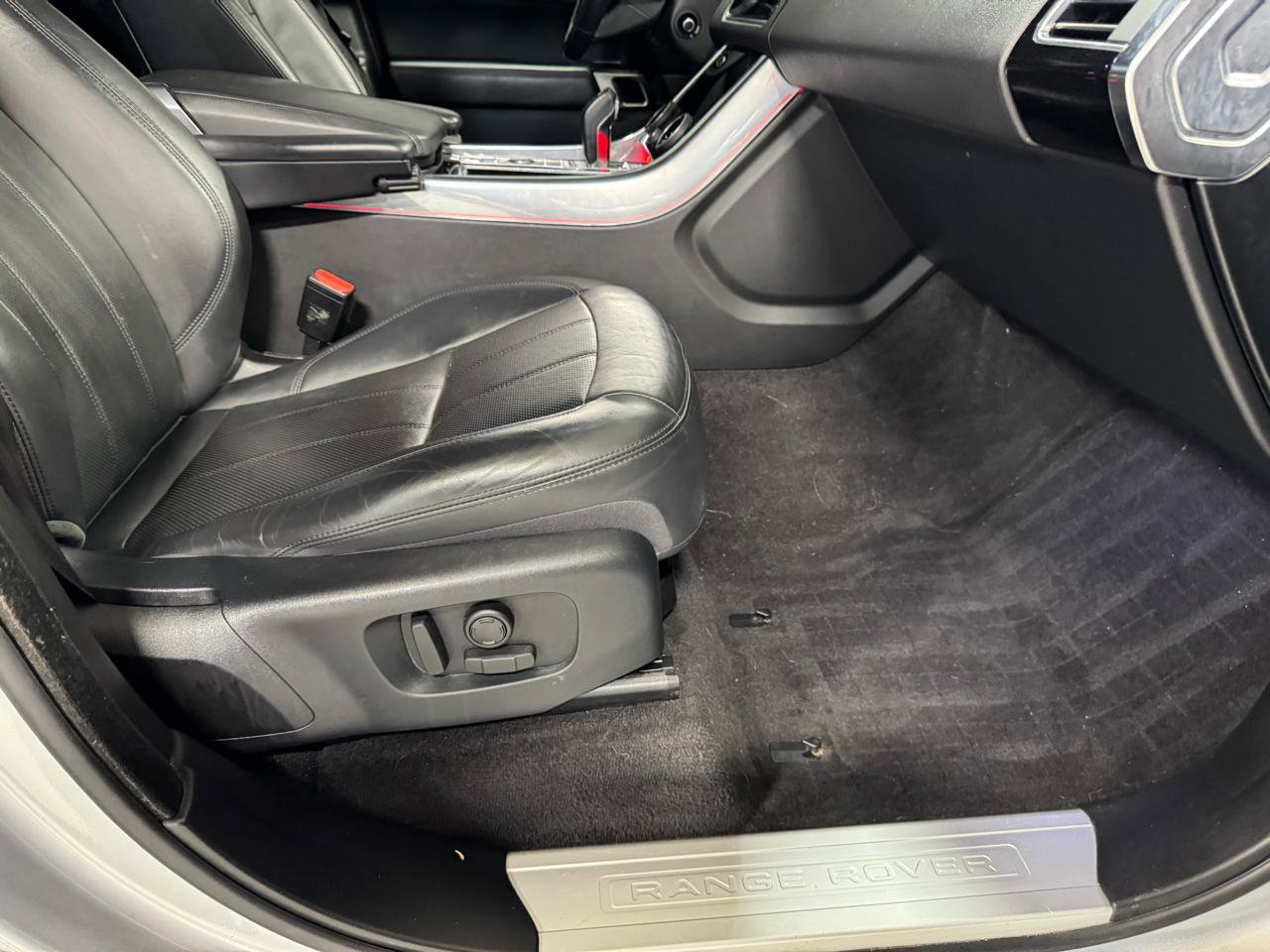 Used 2019 Land Rover Range Rover Sport HSE AWD/4WD image 7