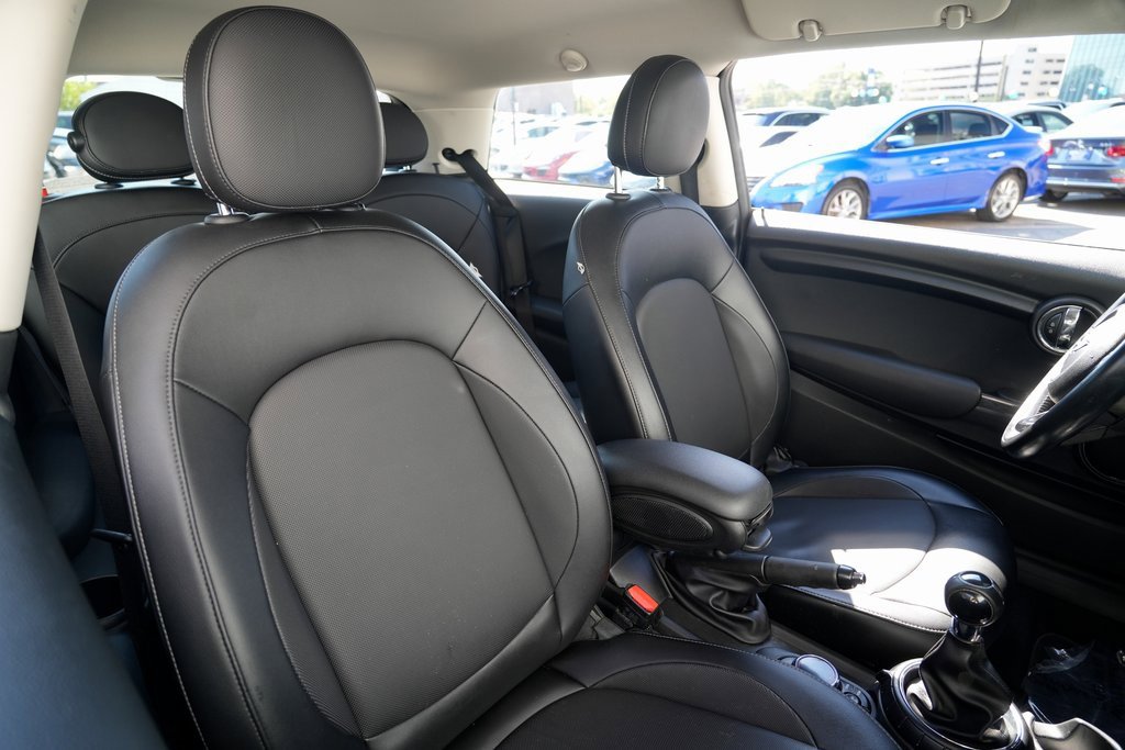 Used 2014 MINI Cooper 2-Door Hardtop image 21