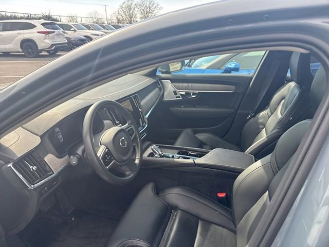 Used 2022 Volvo S90 B6 Inscription w/ Advanced Package image 18