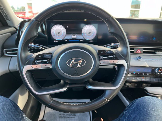 Used 2023 Hyundai Elantra Limited w/ Cargo Package FWD image 17