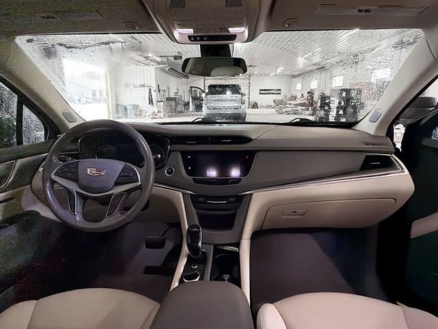 Used 2020 Cadillac XT5 Premium Luxury FWD image 10