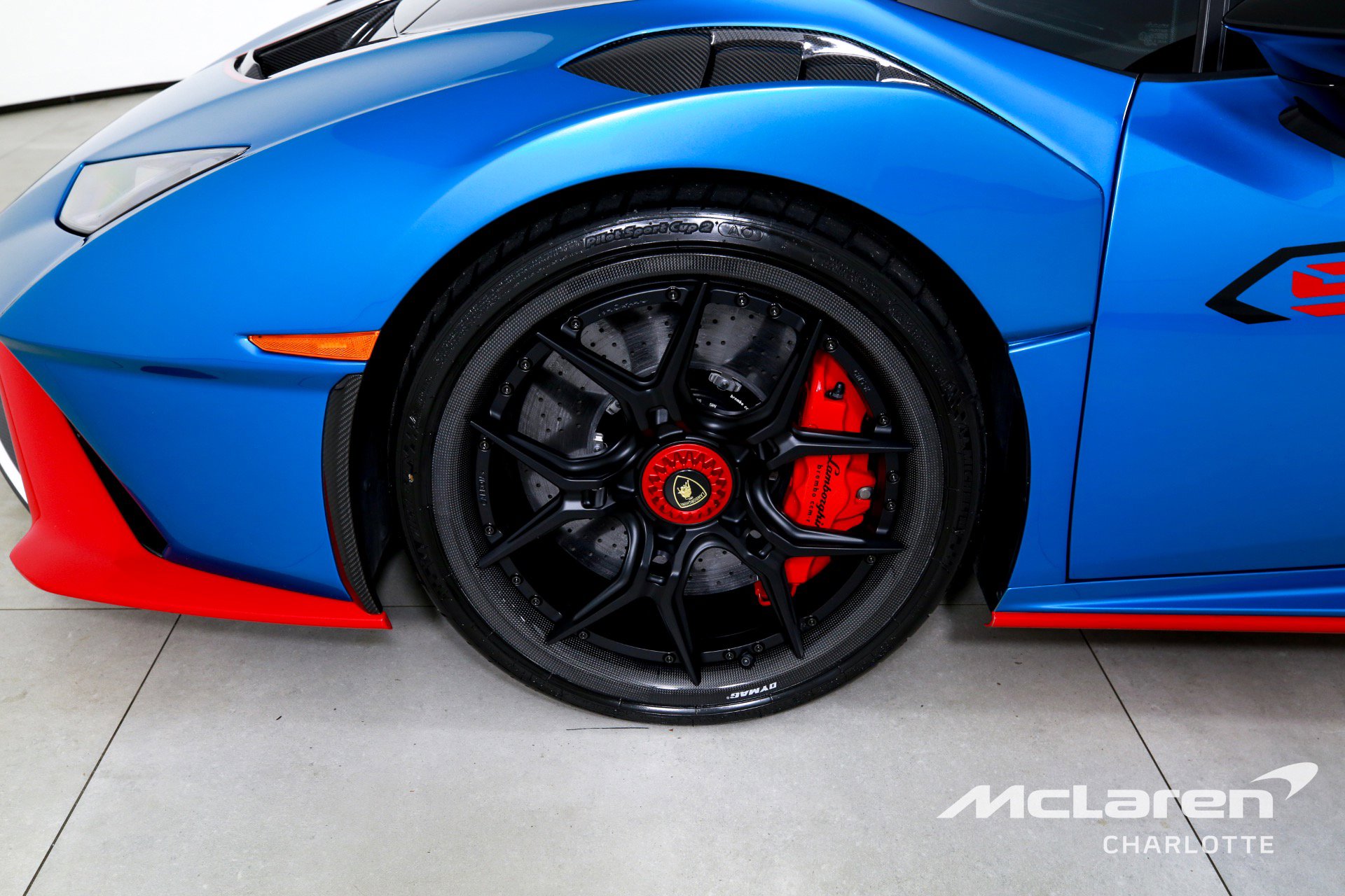 Used 2023 Lamborghini Huracan STO image 23