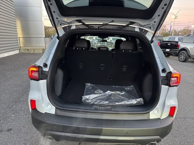 New 2025 Ford Escape ST-Line w/ Equipment Group 301A image 32