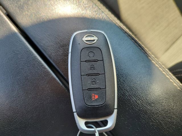 Used 2023 Nissan Rogue SV image 33