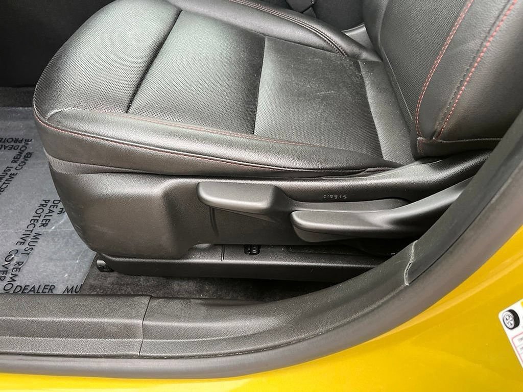Certified 2024 Chevrolet Trax RS w/ Sunroof Package FWD image 17