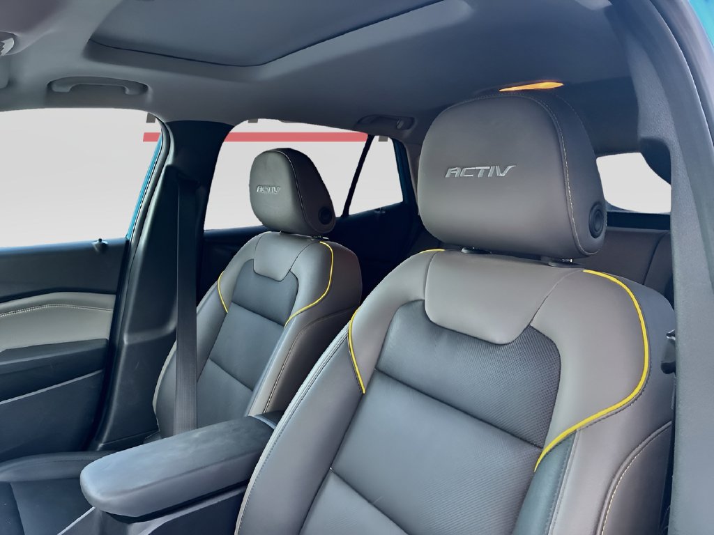 Used 2025 Chevrolet Trax ACTIV w/ Sunroof Package FWD image 19