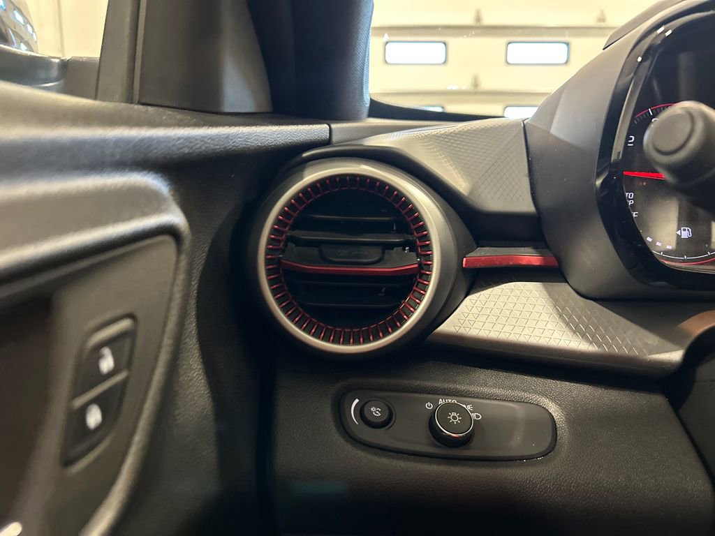 Used 2024 Chevrolet Trax RS w/ Driver Confidence Package image 17