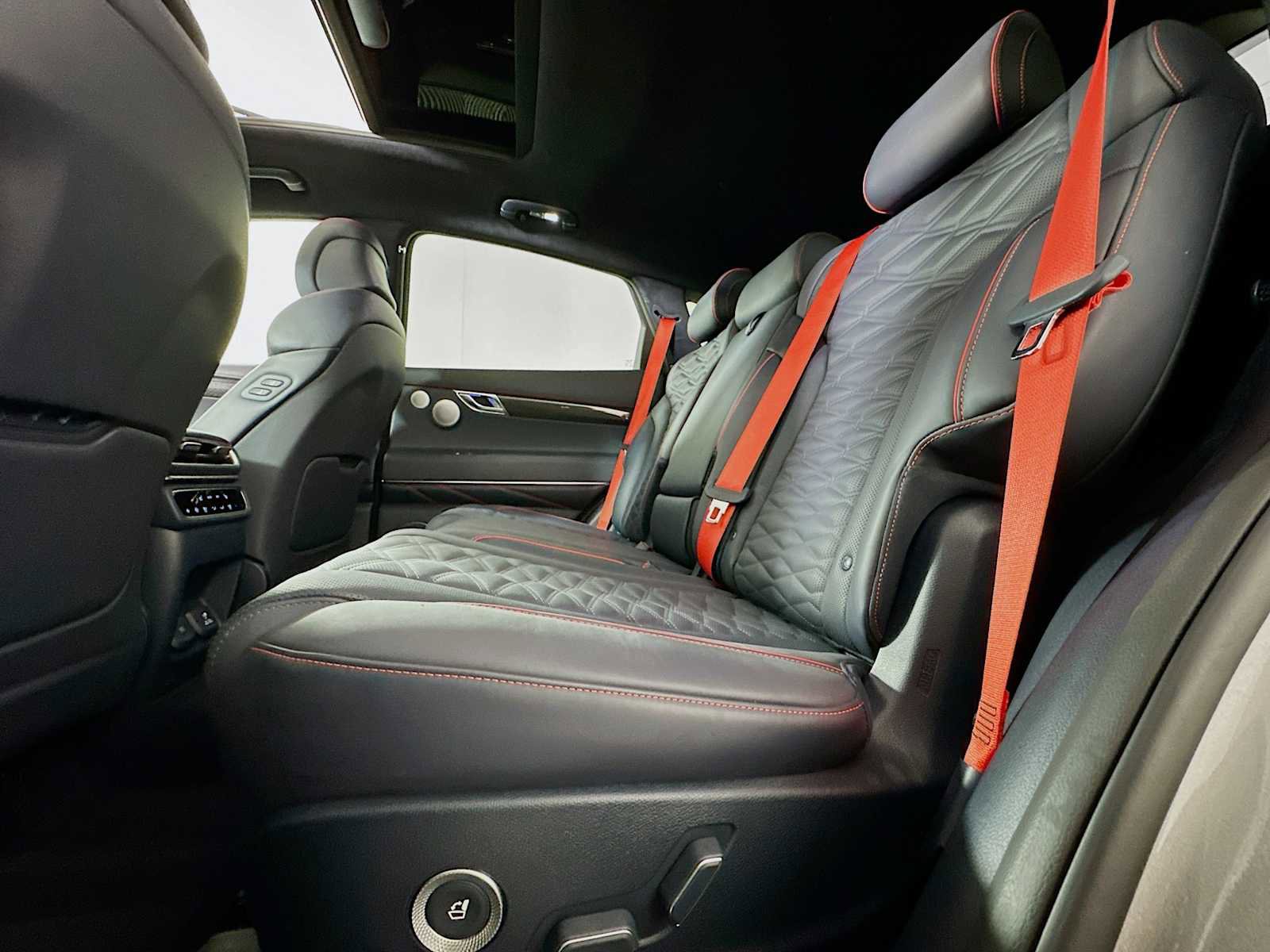 Used 2025 Genesis GV80 3.5T e-SC image 23