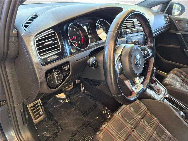 Used 2018 Volkswagen Golf S FWD image 10