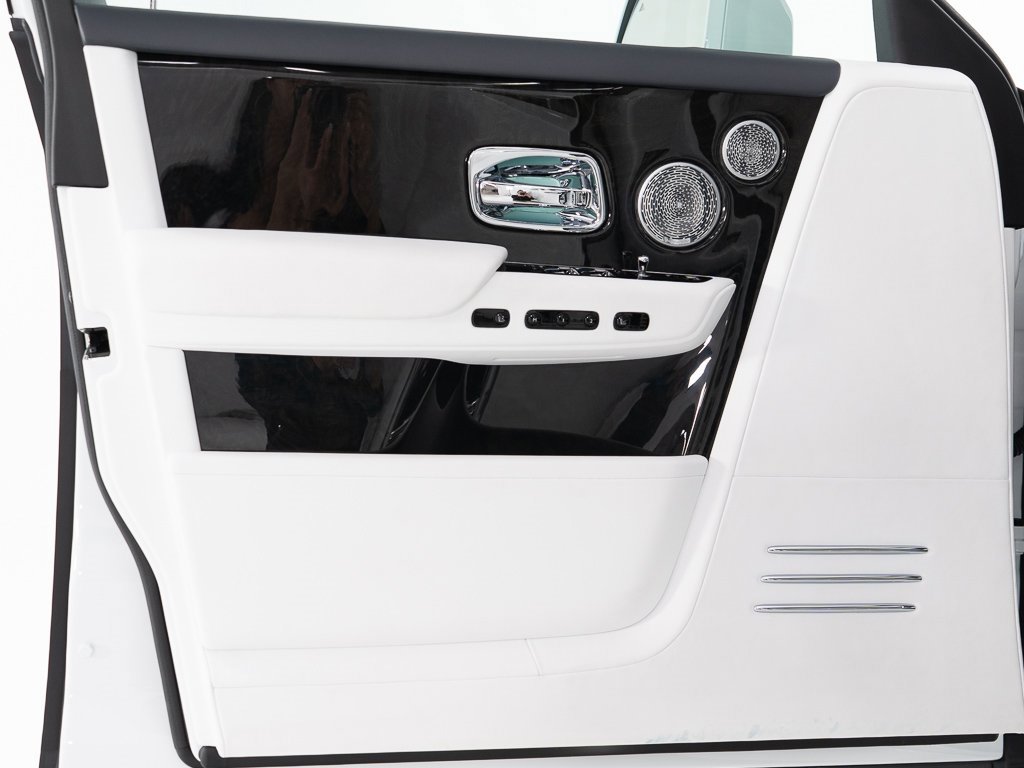 Certified 2023 Rolls-Royce Phantom Sedan image 12
