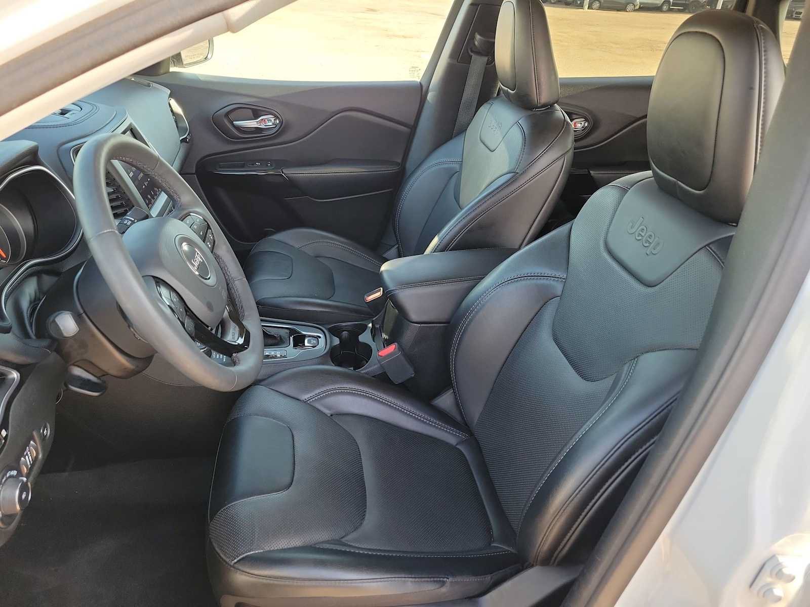 Used 2023 Jeep Cherokee Altitude Lux AWD/4WD image 15